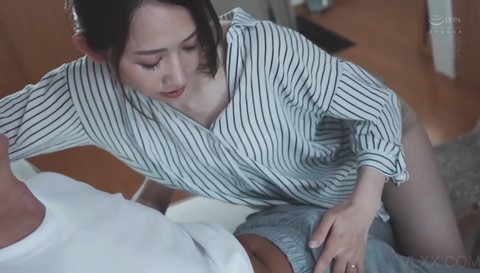 Xoạc cô gái vú hồng quá là sướng Kana Mito